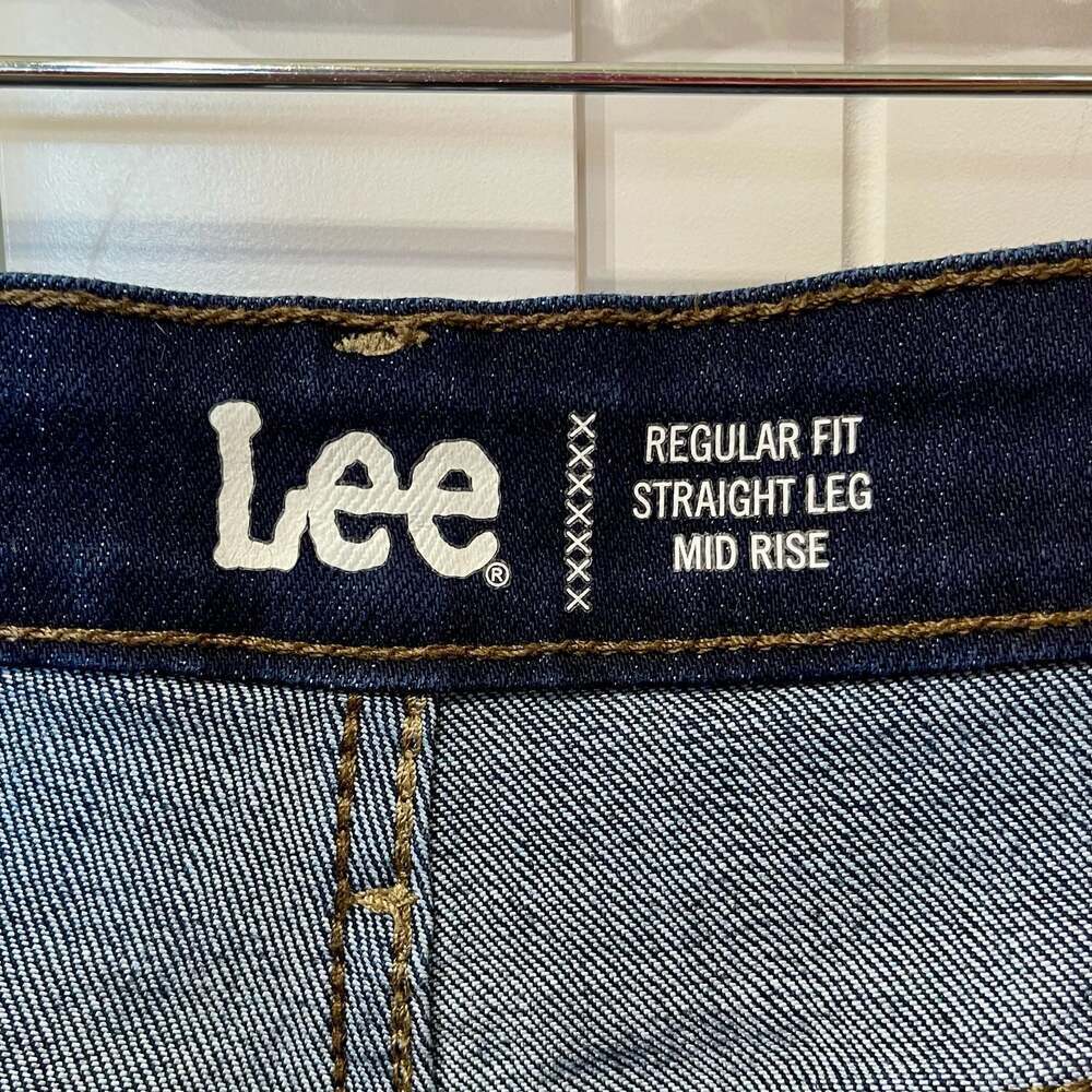 Lee Women's Regular Fit Straight Leg Mid Rise Dark Wash Jeans - Picture 6 of 9